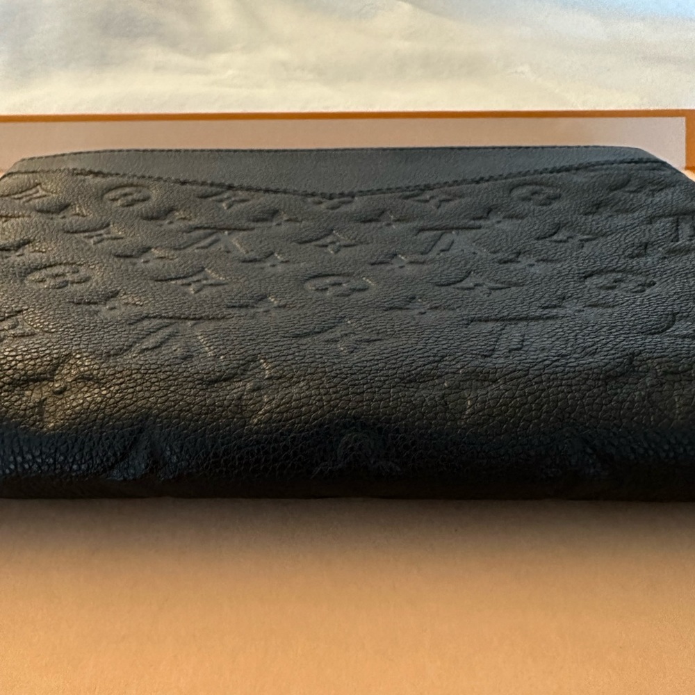 Authentic Louis Vuitton Black Clutch - Picture 7 of 11